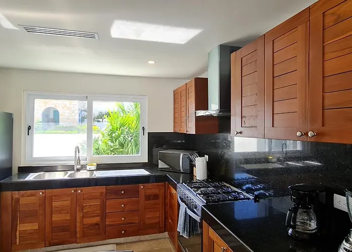 Casa Reyes Stunning Rooftop Oceanview