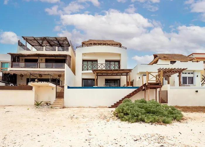 Casa Javi- Ocean Front Located Mid Isla Mujeres